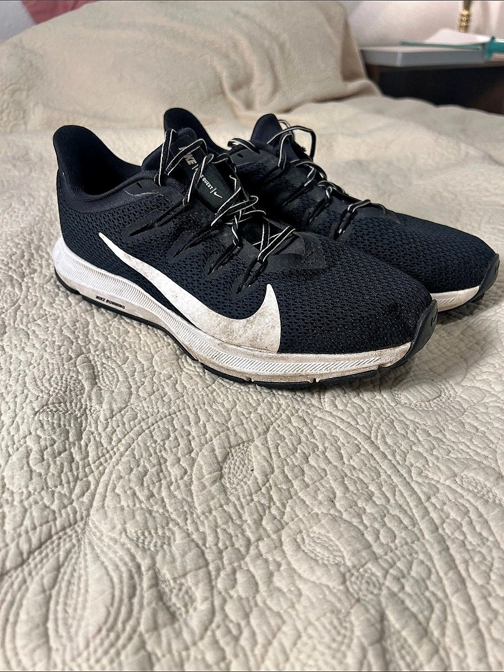 Nike Quest Black & White US 8.5 Athletic Sneakers